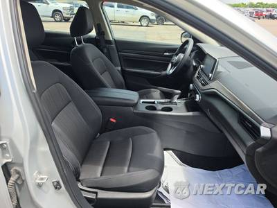 2025 Nissan Altima SV - zdjęcie 8 z 27 - miniatura