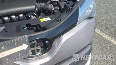 2020 Toyota C-HR XLE - zdjęcie 41 z 41 - miniatura