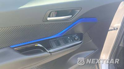 2020 Toyota C-HR XLE - zdjęcie 34 z 41 - miniatura