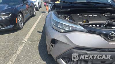 2020 Toyota C-HR XLE - zdjęcie 27 z 41 - miniatura