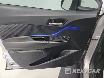 2020 Toyota C-HR XLE - zdjęcie 9 z 41 - miniatura