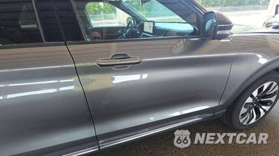 2025 Ford Explorer Platinum - zdjęcie 25 z 29 - miniatura