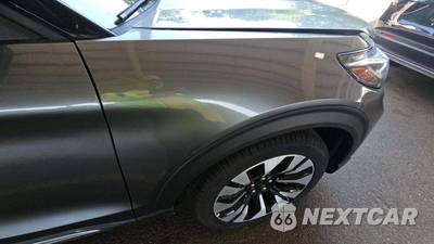 2025 Ford Explorer Platinum - zdjęcie 28 z 29 - miniatura