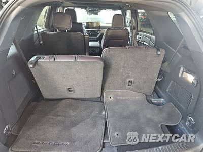 2025 Ford Explorer Platinum - zdjęcie 17 z 29 - miniatura