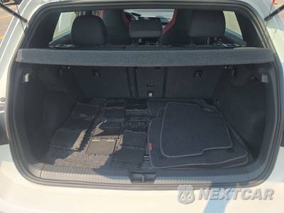 2023 Volkswagen Golf GTI 40th Anniversary Edition Sedan - zdjęcie 16 z 32 - miniatura