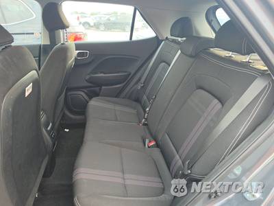 2025 Hyundai Venue SEL - zdjęcie 13 z 23 - miniatura