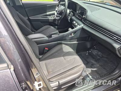 2021 Hyundai Elantra SE - zdjęcie 6 z 14 - miniatura
