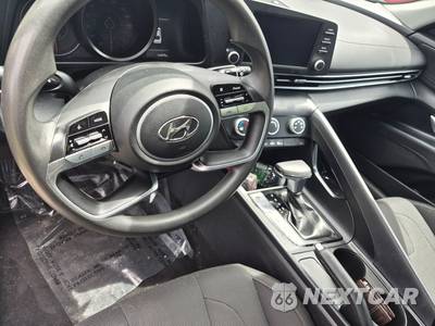 2021 Hyundai Elantra SE - zdjęcie 8 z 14 - miniatura