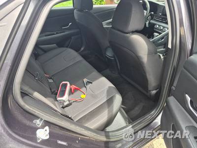 2021 Hyundai Elantra SE - zdjęcie 11 z 14 - miniatura