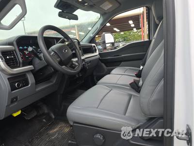 2024 Ford Super Duty F-450 Cab Chassis XL Crew Cab DRW - zdjęcie 7 z 24 - miniatura