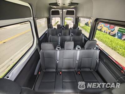 2025 Mercedes-Benz Sprinter 2500 Passenger Van Standard Roof 144.0" WB - zdjęcie 20 z 46 - miniatura