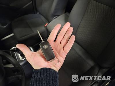 2012 Volkswagen Tiguan LE - zdjęcie 33 z 34 - miniatura