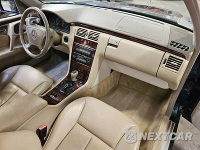 1998 Mercedes-Benz E 320 Sedan - zdjęcie 2 z 43 - miniatura