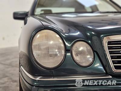1998 Mercedes-Benz E 320 Sedan - zdjęcie 13 z 43 - miniatura