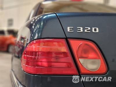 1998 Mercedes-Benz E 320 Sedan - zdjęcie 18 z 43 - miniatura