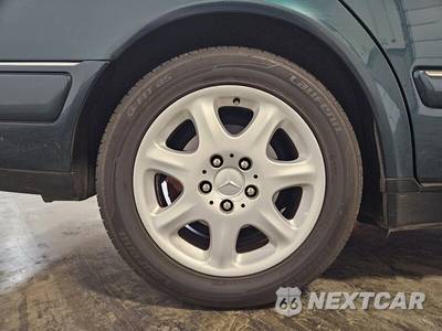 1998 Mercedes-Benz E 320 Sedan - zdjęcie 16 z 43 - miniatura