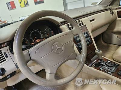 1998 Mercedes-Benz E 320 Sedan - zdjęcie 27 z 43 - miniatura