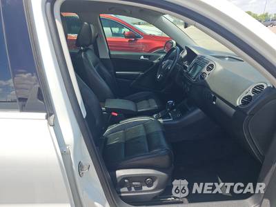 2017 Volkswagen Tiguan SEL - zdjęcie 8 z 28 - miniatura