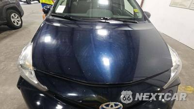 2017 Toyota Prius v Three - zdjęcie 39 z 41 - miniatura