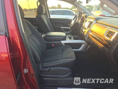 2019 Nissan TITAN SV Crew Cab Short Bed - zdjęcie 8 z 21 - miniatura