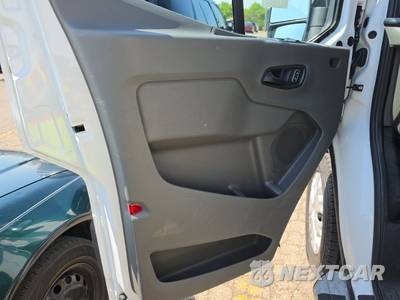 2025 Ford Transit 250 Cargo Van Low Roof 130.0" WB - zdjęcie 9 z 30 - miniatura