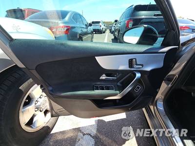 2021 Mercedes-Benz AMG A 35 4MATIC - zdjęcie 9 z 27 - miniatura