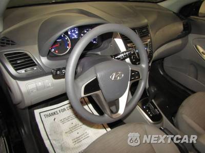 2017 Hyundai Accent SE Hatchback - zdjęcie 9 z 21 - miniatura