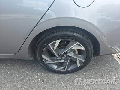 2025 Hyundai Elantra SEL Sport - zdjęcie 11 z 21 - miniatura