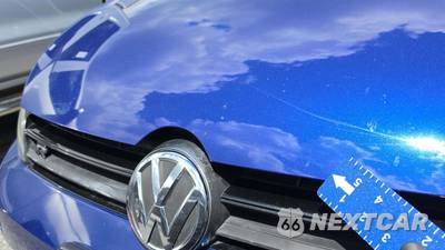 2017 Volkswagen Golf R Hatchback w/DCC & Navigation - zdjęcie 29 z 32 - miniatura