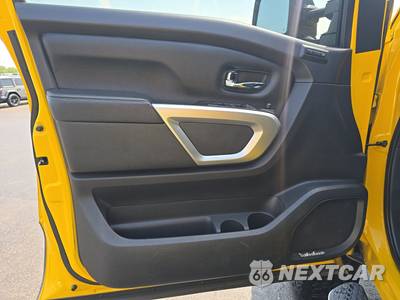2017 Nissan TITAN XD PRO-4X Crew Cab Medium Bed - zdjęcie 9 z 32 - miniatura