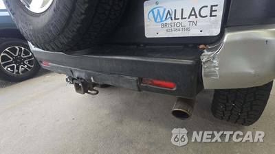 2010 Toyota FJ Cruiser w/Rear Doors - zdjęcie 27 z 33 - miniatura