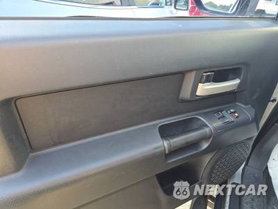 2010 Toyota FJ Cruiser w/Rear Doors - zdjęcie 9 z 33 - miniatura