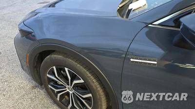 2025 Toyota Crown XLE - zdjęcie 28 z 29 - miniatura