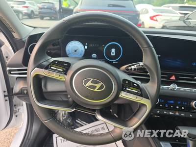 2025 Hyundai Elantra SEL Convenience - zdjęcie 10 z 18 - miniatura