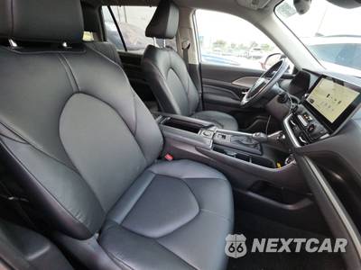 2025 Toyota Grand Highlander XLE - zdjęcie 8 z 39 - miniatura