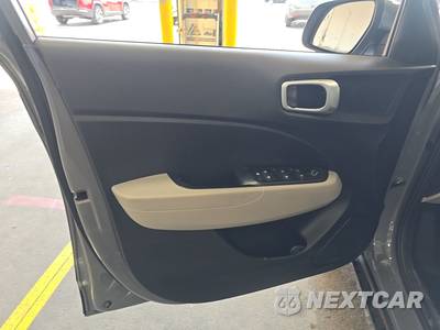 2023 Hyundai Venue SEL - zdjęcie 9 z 30 - miniatura