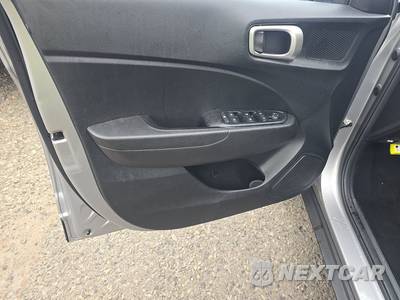 2023 Hyundai Venue SEL - zdjęcie 9 z 37 - miniatura