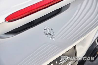 2022 Ferrari F8 Spider Convertible - zdjęcie 15 z 50 - miniatura