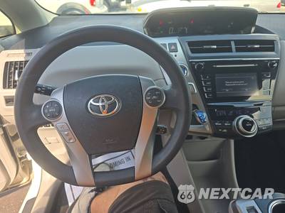2017 Toyota Prius v Two - zdjęcie 11 z 22 - miniatura