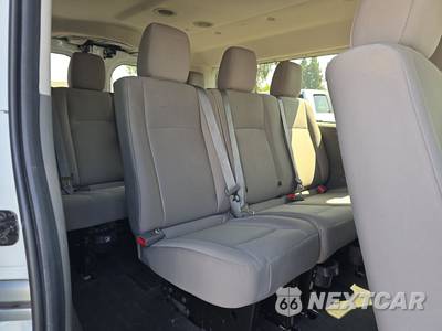 2015 Nissan NV3500 HD Passenger S 146.1" WB - zdjęcie 14 z 35 - miniatura