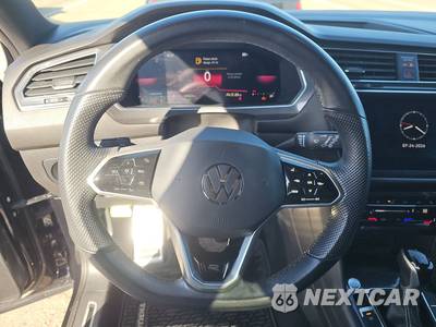 2022 Volkswagen Tiguan SE R-Line Black - zdjęcie 10 z 27 - miniatura