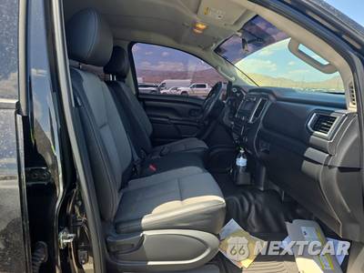 2019 Nissan TITAN S Crew Cab Short Bed - zdjęcie 8 z 48 - miniatura