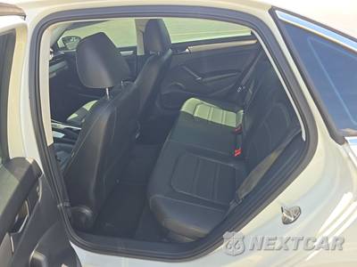 2021 Volkswagen Passat 2.0T SE - zdjęcie 13 z 24 - miniatura