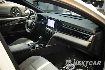 2025 Toyota Camry SE - zdjęcie 14 z 31 - miniatura