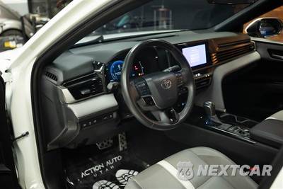 2025 Toyota Camry SE - zdjęcie 9 z 31 - miniatura