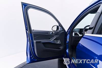 2025 BMW X7 ALPINA XB7 - zdjęcie 39 z 50 - miniatura