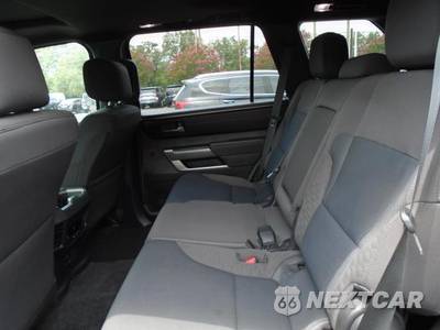 2025 Toyota Sequoia SR5 - zdjęcie 12 z 20 - miniatura
