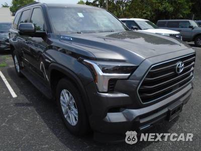 2025 Toyota Sequoia SR5 - zdjęcie 11 z 20 - miniatura