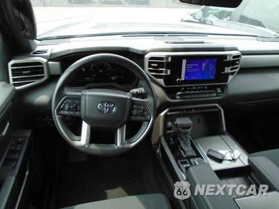 2025 Toyota Sequoia SR5 - zdjęcie 13 z 20 - miniatura