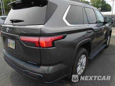 2025 Toyota Sequoia SR5 - zdjęcie 7 z 20 - miniatura